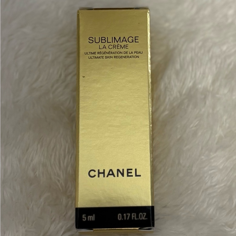 Chanel BUNDLE- Sublimage La Crème cream and makeup bag set